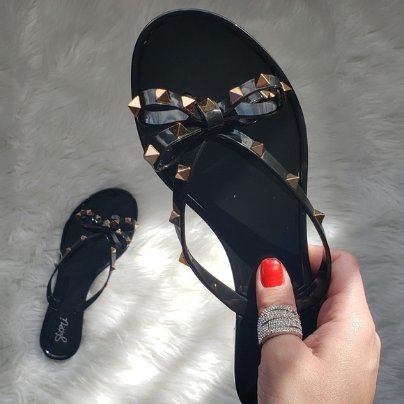 Cute Studded Jelly Sandals - Picture 1 of 4